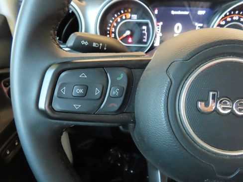 Used 2023 Jeep Gladiator Sport AWD/4WD image 18