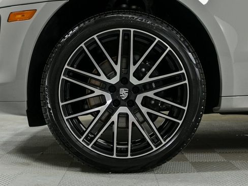New 2026 Porsche Macan image 38