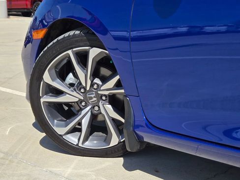 Used 2019 Honda Civic Touring image 28