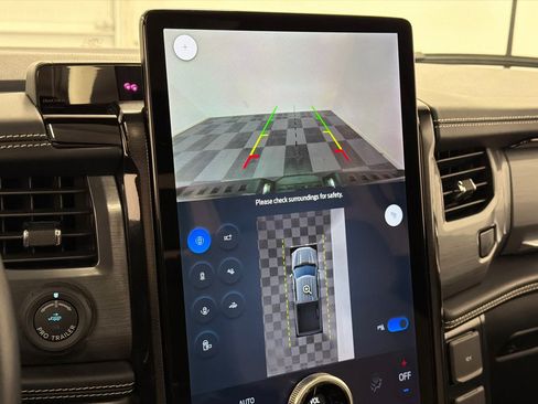 Used 2023 Ford F150 Lightning Platinum image 29