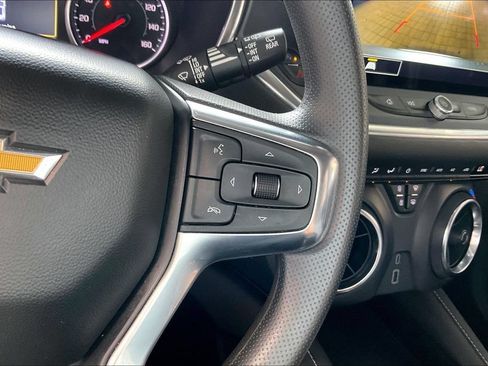Used 2025 Chevrolet Blazer LT FWD image 9
