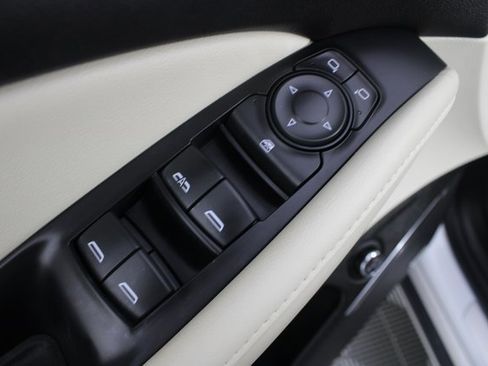 Used 2022 Buick Enclave Essence w/ Experience Buick Package image 17