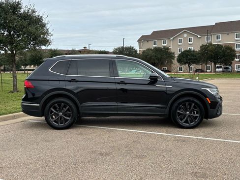 Used 2024 Volkswagen Tiguan SE image 6