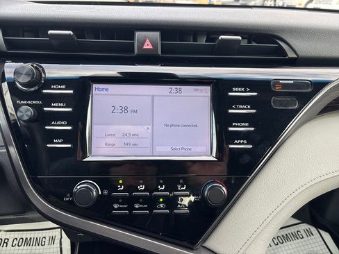 Used 2019 Toyota Camry LE image 24