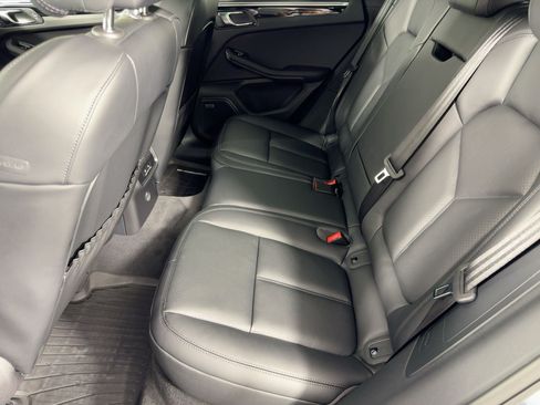 Certified 2026 Porsche Macan AWD/4WD image 15