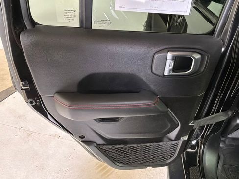Certified 2024 Jeep Wrangler Unlimited Rubicon AWD/4WD image 12