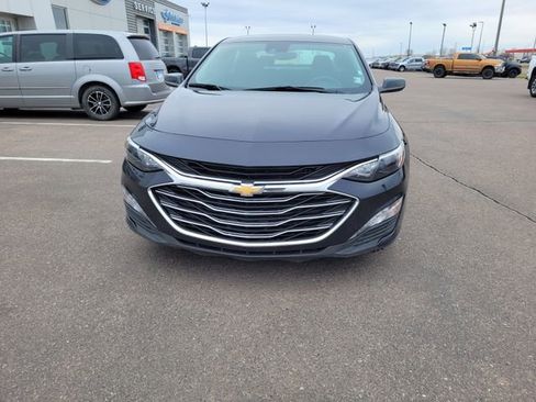 Used 2023 Chevrolet Malibu LT image 2