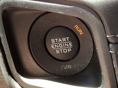 Used 2024 Jeep Wrangler Unlimited Sahara AWD/4WD image 22