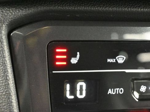 Used 2023 Volkswagen Tiguan SE FWD image 20