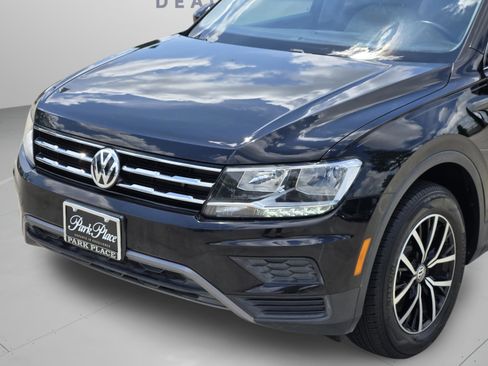 Used 2021 Volkswagen Tiguan SE FWD image 32