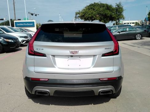 Used 2019 Cadillac XT4 Premium Luxury w/ Cold Weather Package FWD image 9