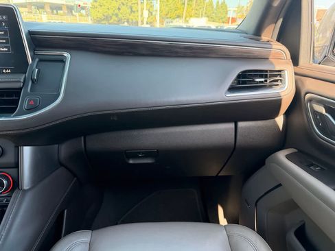Used 2021 Chevrolet Tahoe Z71 w/ Z71 Signature Package AWD/4WD image 18