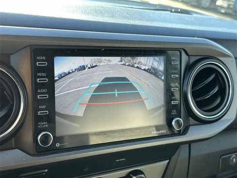 Used 2020 Toyota Tacoma TRD Sport image 4