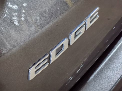 Used 2019 Ford Edge ST image 27