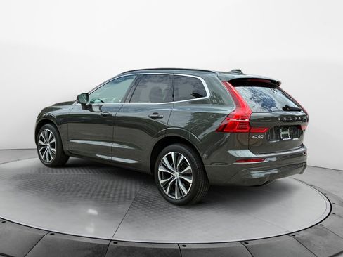 Used 2022 Volvo XC60 B5 Momentum w/ Protection Package Premier FWD image 5