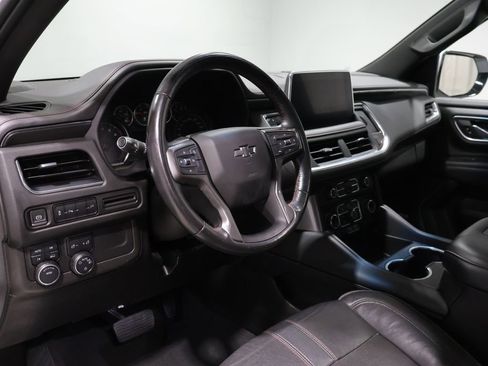 Used 2021 Chevrolet Suburban RST AWD/4WD image 17