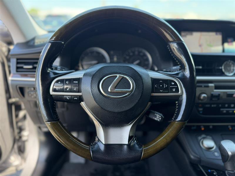 Used 2016 Lexus ES 350 w/ Navigation System Package FWD image 14