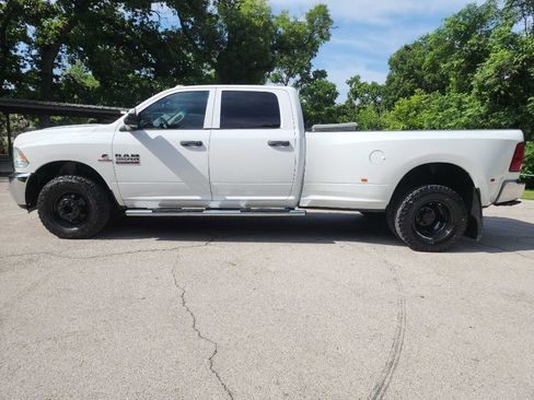 Used 2016 RAM 3500 Tradesman w/ Chrome Appearance Group RWD image 4