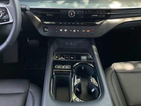 Certified 2025 Nissan Murano SL w/ Cargo Package AWD/4WD image 14