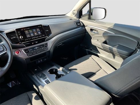 Used 2024 Honda Ridgeline Sport image 21