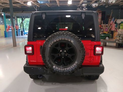 Used 2022 Jeep Wrangler Sport AWD/4WD image 7