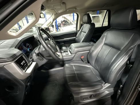 Used 2024 Ford Expedition Max XLT image 17
