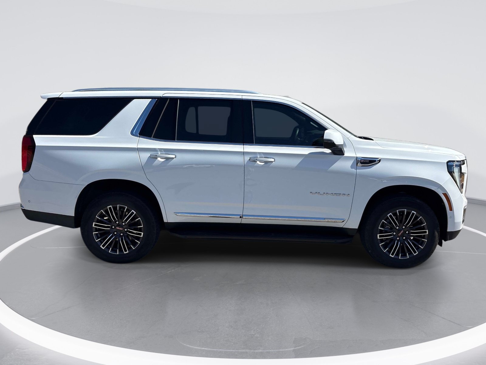 Used 2026 GMC Yukon Elevation w/ Elevation Premium Package AWD/4WD image 9