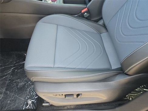 New 2026 Volkswagen Tiguan SE AWD/4WD image 15