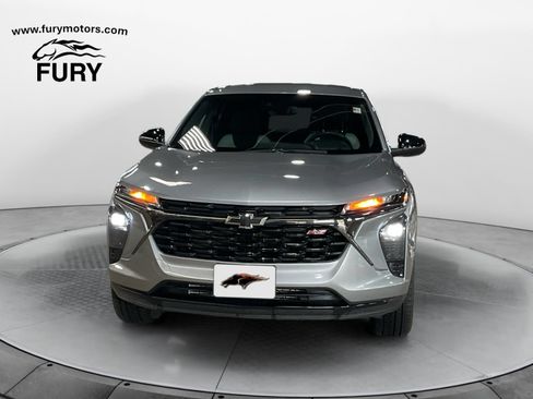 Used 2024 Chevrolet Trax RS w/ Driver Confidence Package FWD image 9