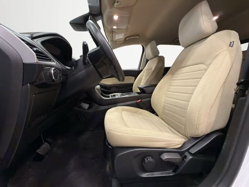 Used 2022 Ford Edge SE w/ Cargo Accessory Package image 11