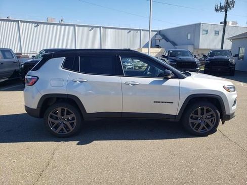New 2026 Jeep Compass Limited AWD/4WD image 10