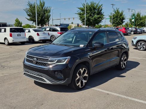 Certified 2023 Volkswagen Taos SEL AWD/4WD image 11