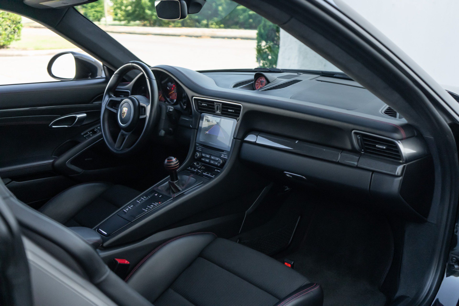Used 2018 Porsche 911 GT3 RWD image 17