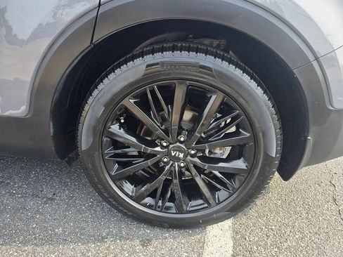 Used 2021 Kia Telluride SX w/ Towing Package FWD image 11