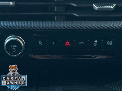 Used 2025 Ford Explorer ST image 18