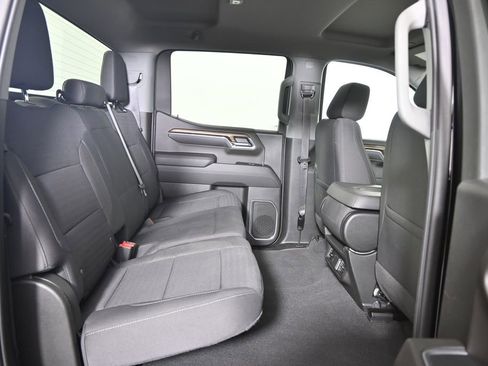 Used 2022 Chevrolet Silverado 1500 LT AWD/4WD image 16