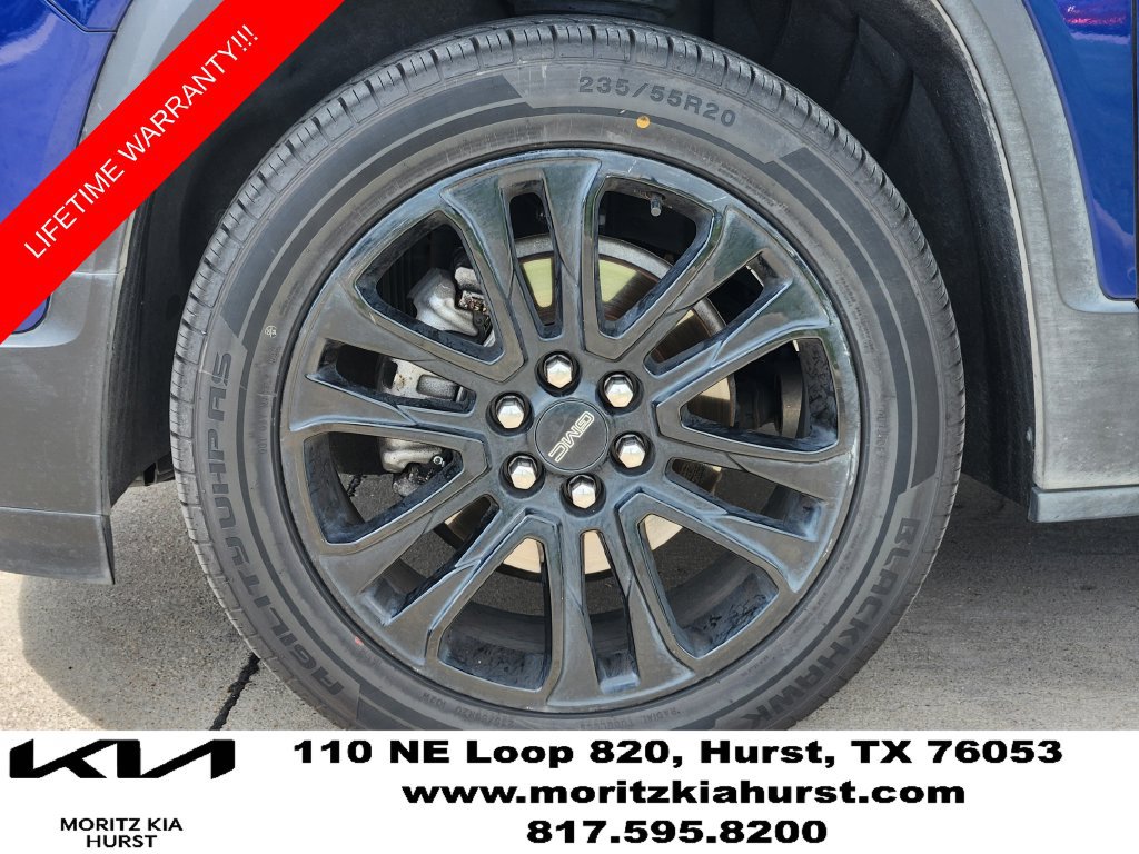 Used 2023 GMC Acadia SLT w/ Elevation Edition FWD image 17