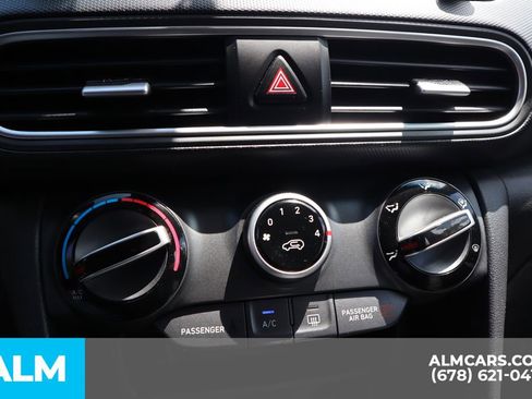 Used 2021 Hyundai Kona SE image 29