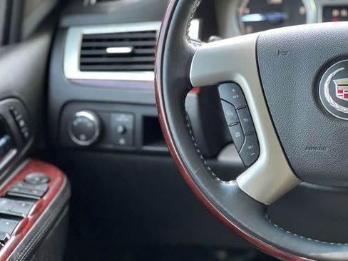 Used 2013 Cadillac Escalade Premium AWD/4WD image 35