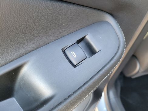 Used 2023 Buick Encore GX Select w/ Sport Touring Package image 15