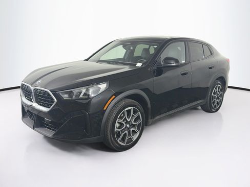 Used 2026 BMW X2 xDrive28i AWD/4WD image 3