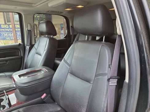 Used 2013 Cadillac Escalade Premium AWD/4WD image 19