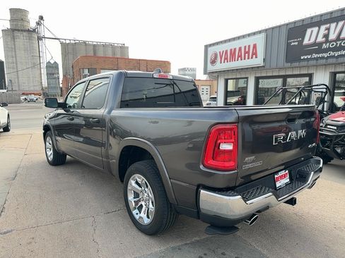 Used 2025 RAM 1500 Big Horn AWD/4WD image 9