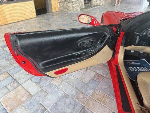 Used 1999 Chevrolet Corvette Convertible RWD image 8