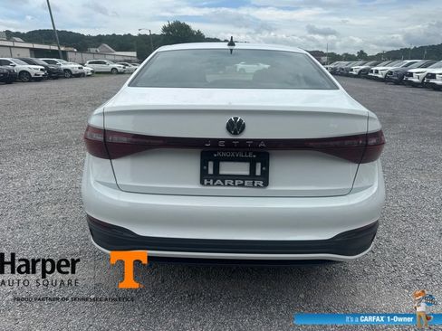 Used 2025 Volkswagen Jetta Sport FWD image 4