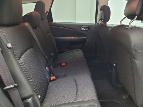 Used 2019 Dodge Journey SE FWD image 19