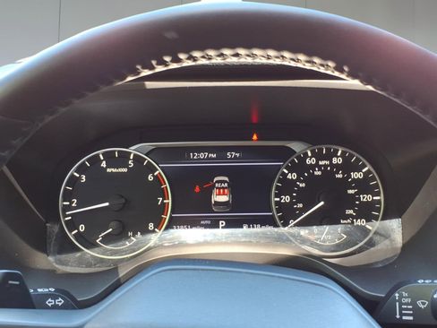 Used 2025 Nissan Rogue SV AWD/4WD image 13