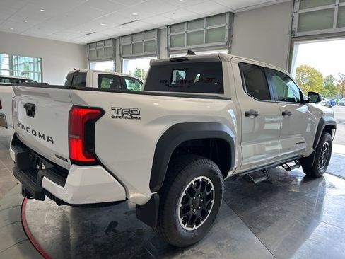 New 2025 Toyota Tacoma TRD Off-Road image 8