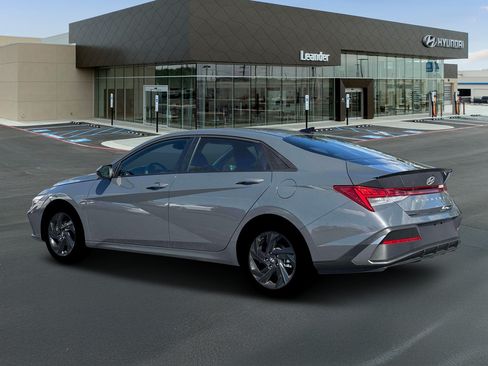 New 2026 Hyundai Elantra SEL FWD image 9