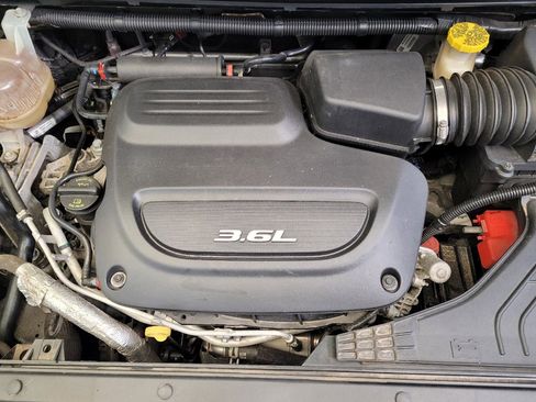 Used 2017 Chrysler Pacifica Touring-L Plus FWD image 30